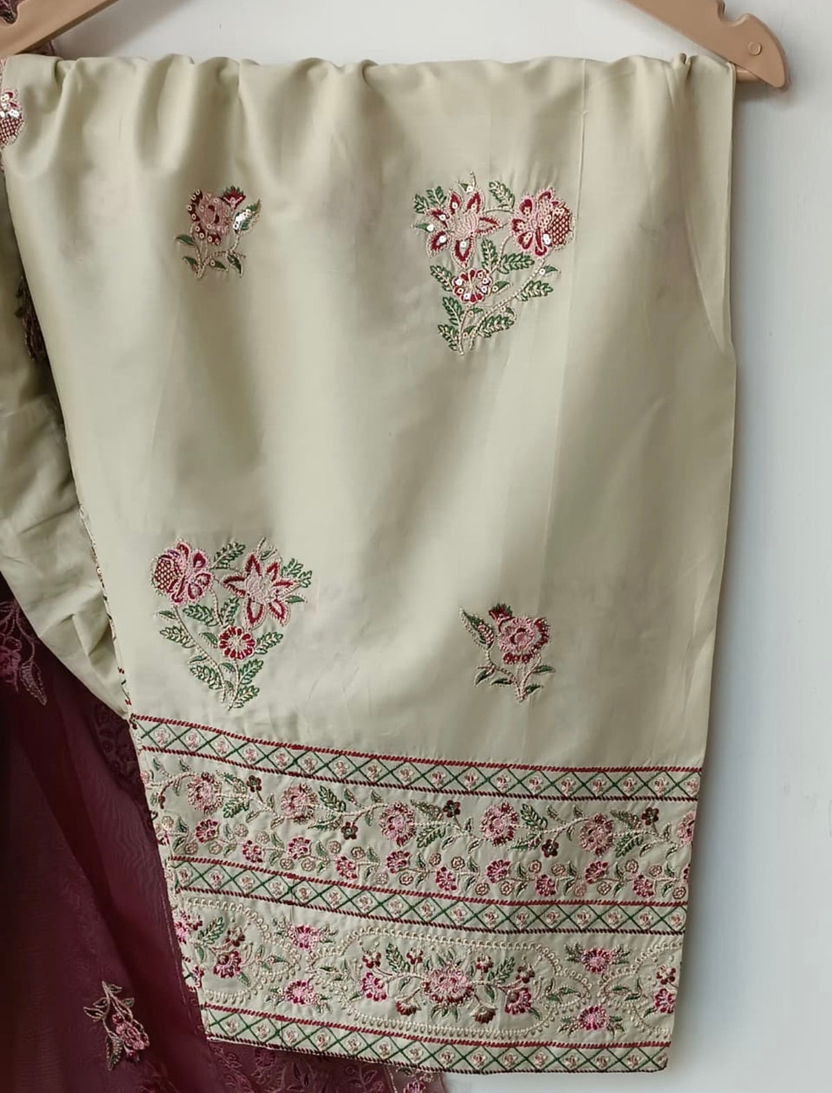 Nisa Beige