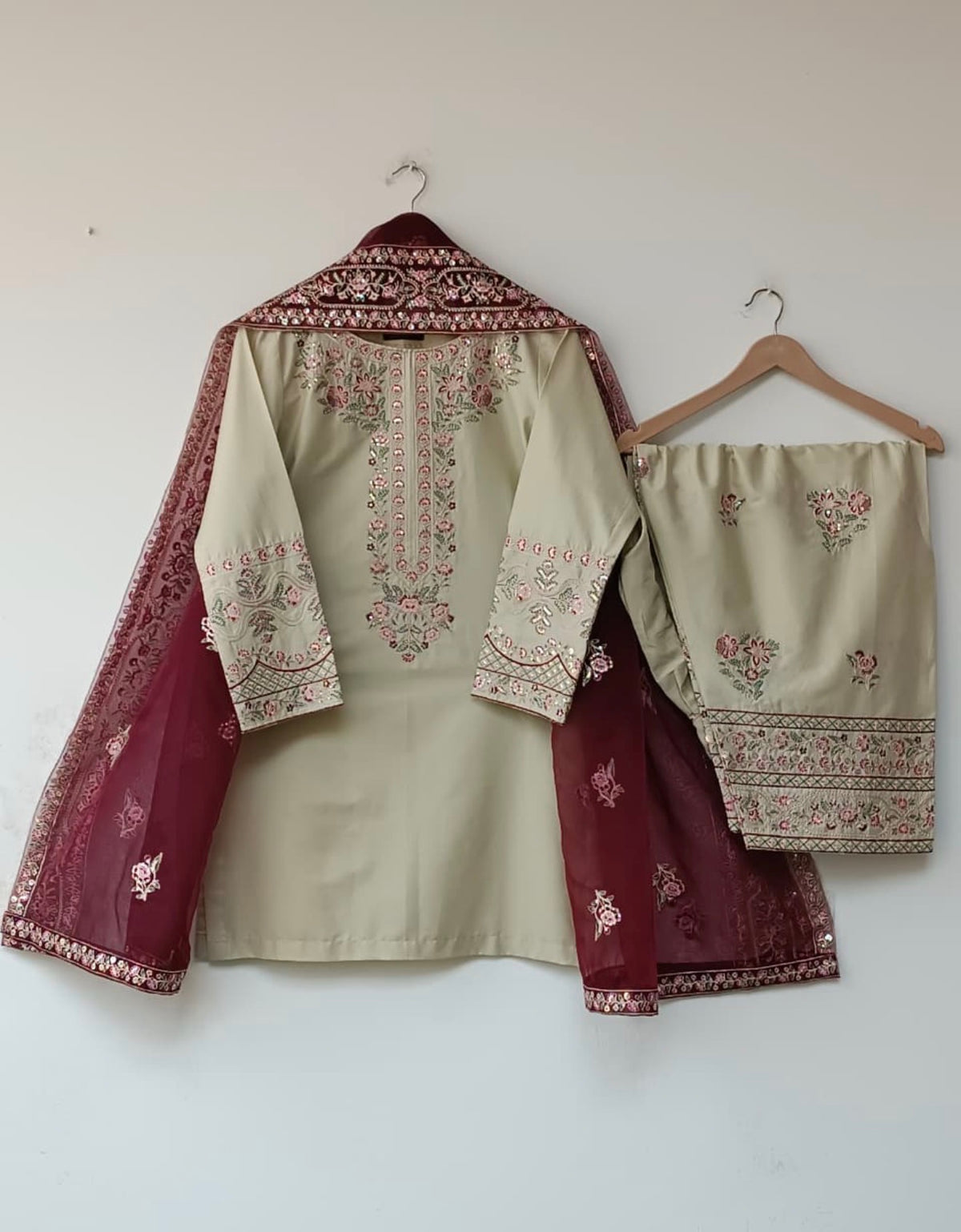 Nisa Beige