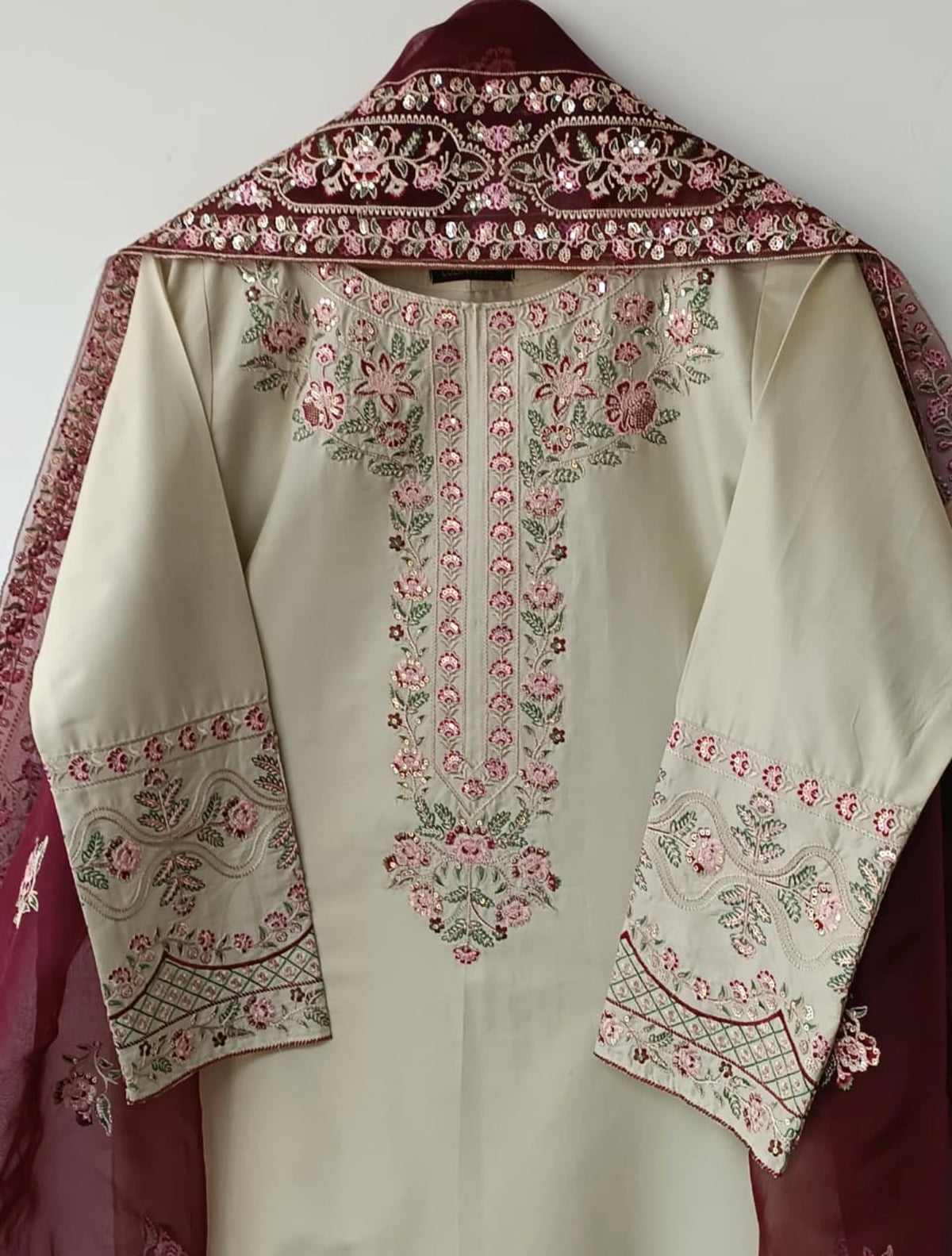 Nisa Beige